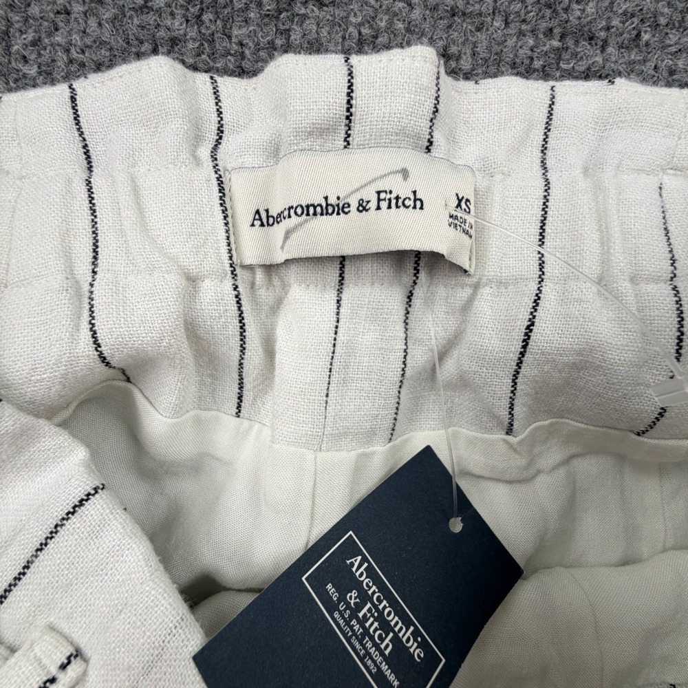 Abercrombie Linen Blend Pinstripe Belted Shorts Womens XS High Rise NWT - Picture 6 of 9